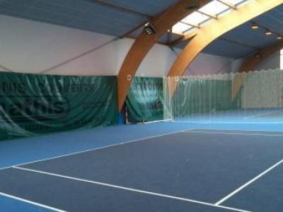 Courts rénovés isolés chauffés