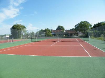 TERRAIN TENNIS BORDS