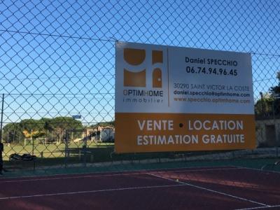 Le premier panneau publicitaire