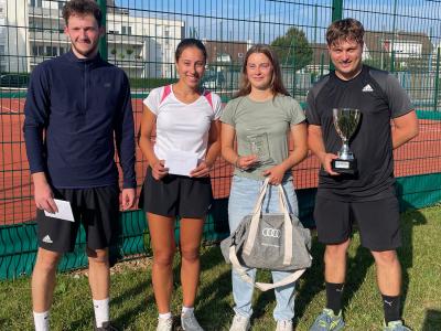 Les lauréats et finalistes: Théophile, Alexie, Janelle, Léo